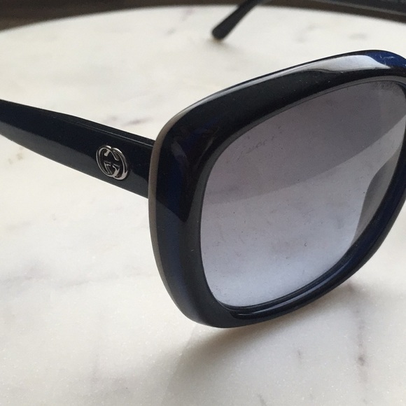 Sale! Authentic Gucci sunglasses - Picture 3 of 9